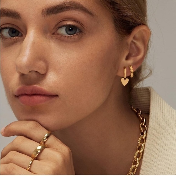 Gold 14k Gold Plated Heart Hoop Earrings - Picture 4 of 4